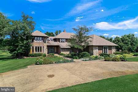 703 Worthington Dr Moorestown, NJ 08057