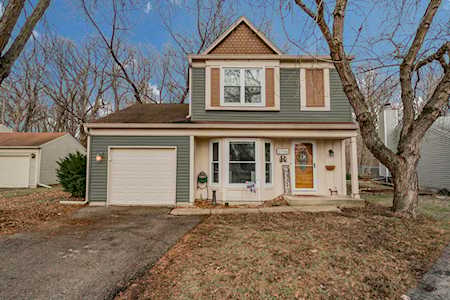 2756 White Barn Rd Aurora, IL 60502