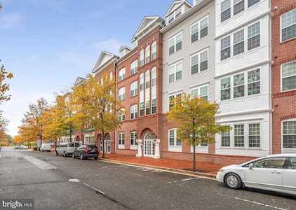 4950 Brenman Park Dr #103 Alexandria, VA 22304