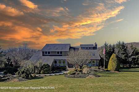 21 Highland Ridge Rd Manalapan, NJ 07726