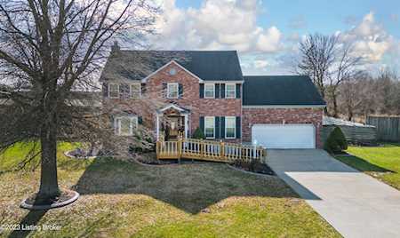 1037 Cobblestone Cir Shepherdsville, KY 40165