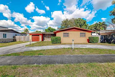 2241 NW 189th Ter Miami Gardens, FL 33056
