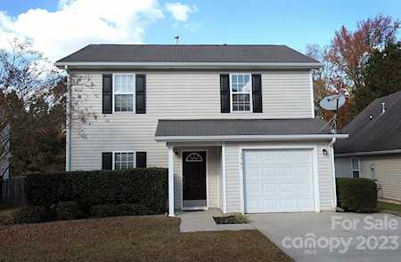 1741 Mission Oaks St Kannapolis, NC 28083