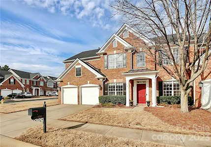 221 Robinlynn Rd Matthews, NC 28105