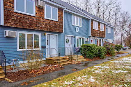 14 Auclair Ave Manchester, NH 03102