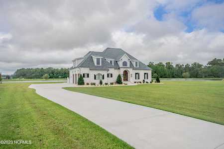 3406 Autumn Breeze Court Grimesland, NC 27837