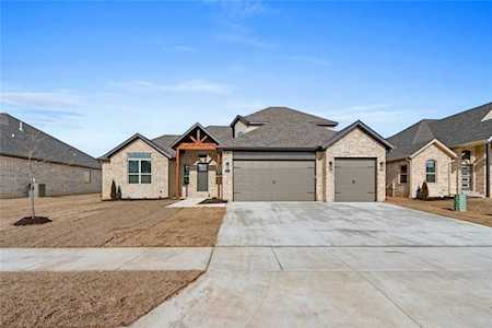 271 Bequette Ln Centerton, AR 72719