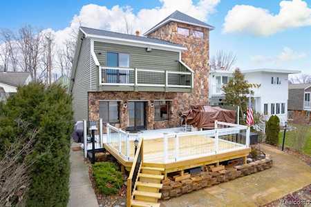 3432 Rush Lake Rd Hamburg Twp, MI 48169