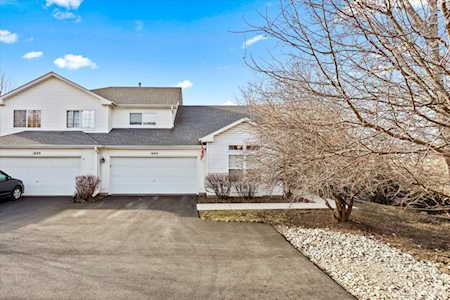 1693 Waterford Rd North Aurora, IL 60542