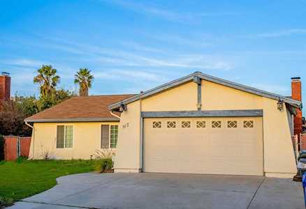 517 La Barca St Spring Valley, CA 91977