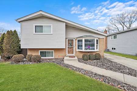 916 E Gladys Ave Addison, IL 60101