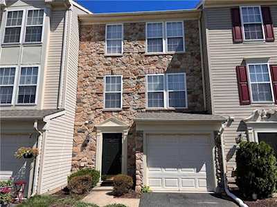 4087 Huckleberry Dr Center Valley, PA 18034