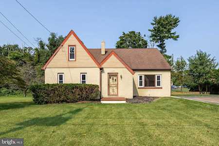 303 Warwick Rd Deptford, NJ 08096