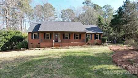 4533 Glen Oaks Dr Matthews, NC 28104