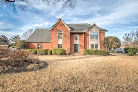 9242 East Bridge Dr Germantown, TN 38139