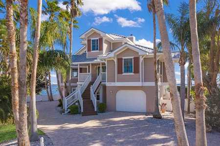 527 56th St Holmes Beach, FL 34217