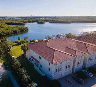 1078 Paseo Del Rio NE St. Petersburg, FL 33702