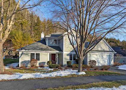 78 Apple Blossom Dr Lebanon, NH 03784