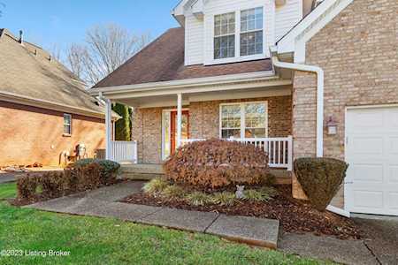 3718 Stonyrun Cir Louisville, KY 40220