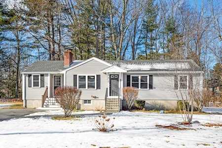 28 Leroy Dr Burlington, MA 01803