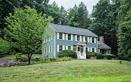 90 Faith Dr Hampstead, NH 03841