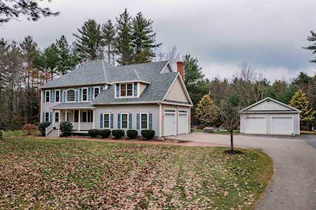 18R Autumn Ln Stratham, NH 03885
