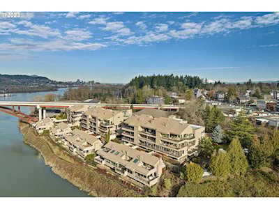 324 SE Spokane ST #2 Portland, OR 97202
