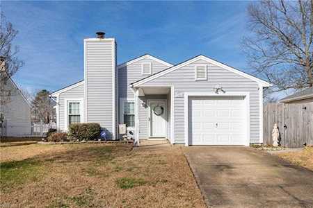 1108 Stoney Brook Landing Chesapeake, VA 23320
