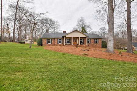 313 Fallingbrook Dr Belmont, NC 28012