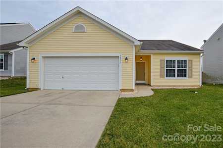 2895 Watercrest Dr NW Concord, NC 28027
