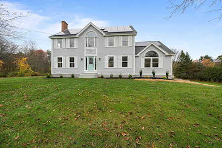 23 Madison Ave Kingston, NH 03848