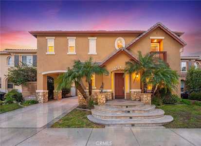 18 Riverside Irvine, CA 92602