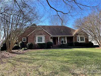 5631 Foxcrest Dr Mint Hill, NC 28227