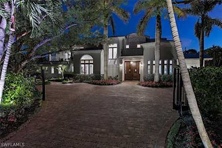 740 Coral Dr Naples, FL 34102