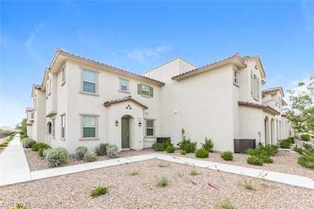 28 Alamere Falls Dr Las Vegas, NV 89138