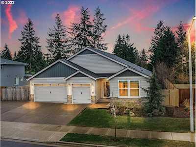 16325 Earhart AVE Oregon City, OR 97045