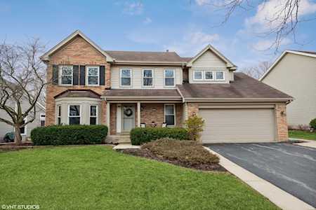3313 Blackhawk Trl St. Charles, IL 60174