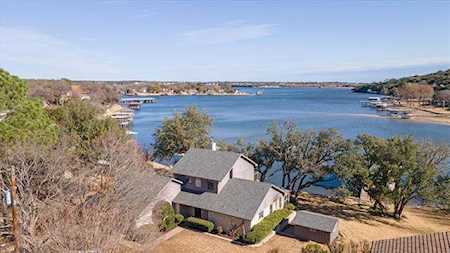 1406 E Tioga Court Granbury, TX 76048