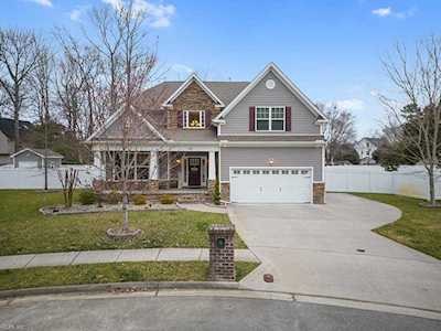 838 Evelyn Way Chesapeake, VA 23322