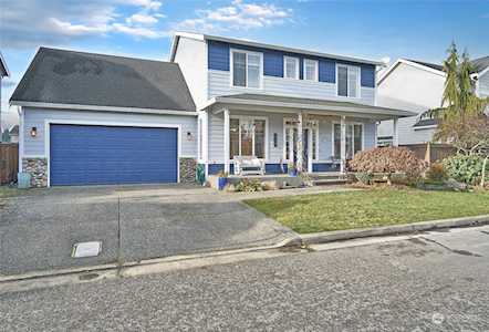 1604 Peach Park Ln Puyallup, WA 98371