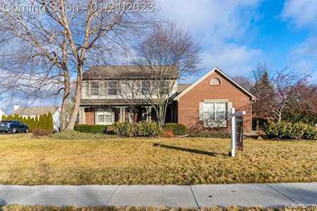 115 Round Tree Dr Orion Twp, MI 48360