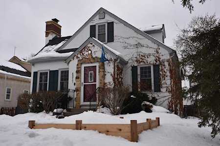 4217 Beard Avenue N Robbinsdale, MN 55422