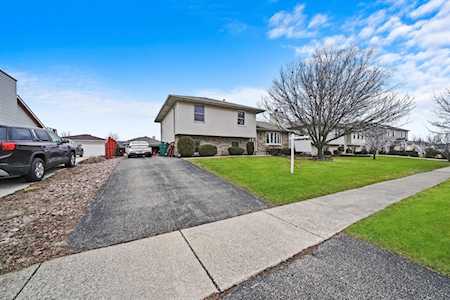 6915 Grantham Dr Joliet, IL 60431