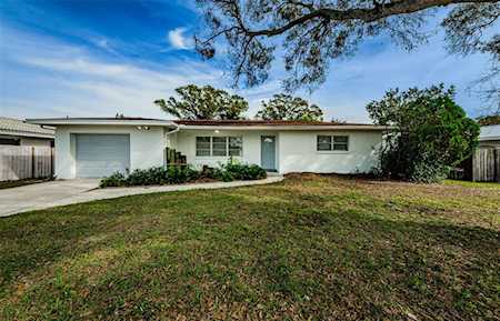 10011 110th St Seminole, FL 33772