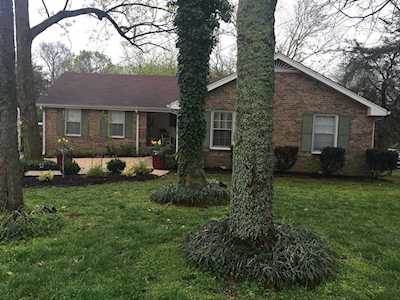 122 Edgewood Dr Hendersonville, TN 37075