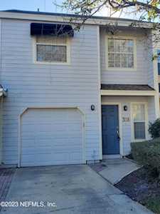 338 Sunrise CIR Neptune Beach, FL 32266