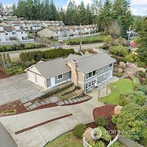 6119 Soundview Dr NW Gig Harbor, WA 98335