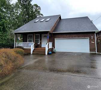 1712 274th Place Ocean Park, WA 98640