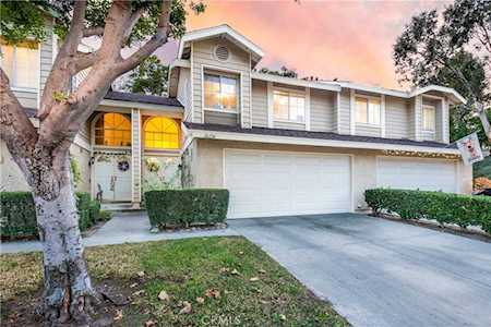 26236 Morning Glen Lake Forest, CA 92630