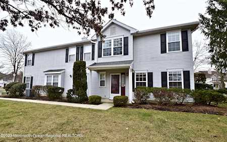 751 Banyan Ct Morganville, NJ 07751